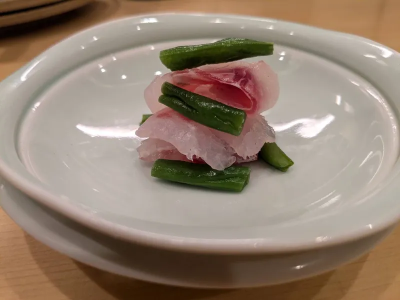 紅葉鯛と三度豆の酒盗ソース和え