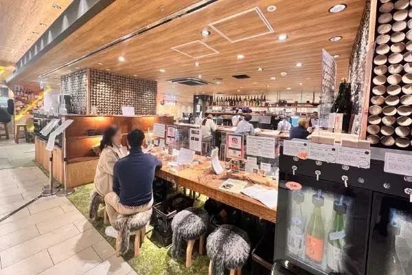 山中酒の店 エキマルシェ店の写真1